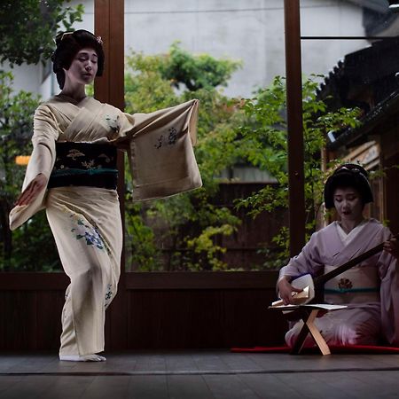 Hyatt Centric Канадзава Екстер'єр фото A scene from a traditional Japanese dance