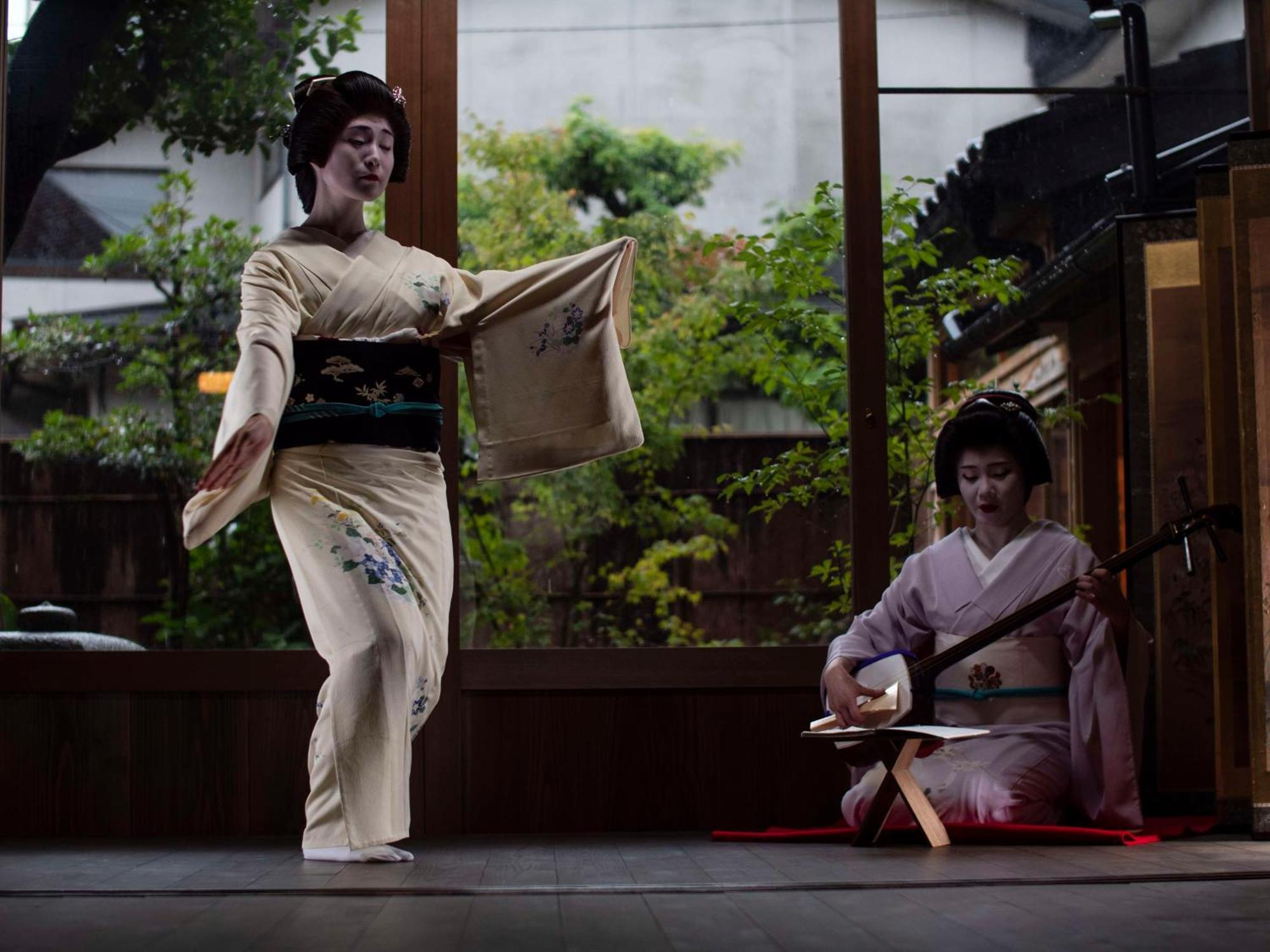 Hyatt Centric Канадзава Екстер'єр фото A scene from a traditional Japanese dance