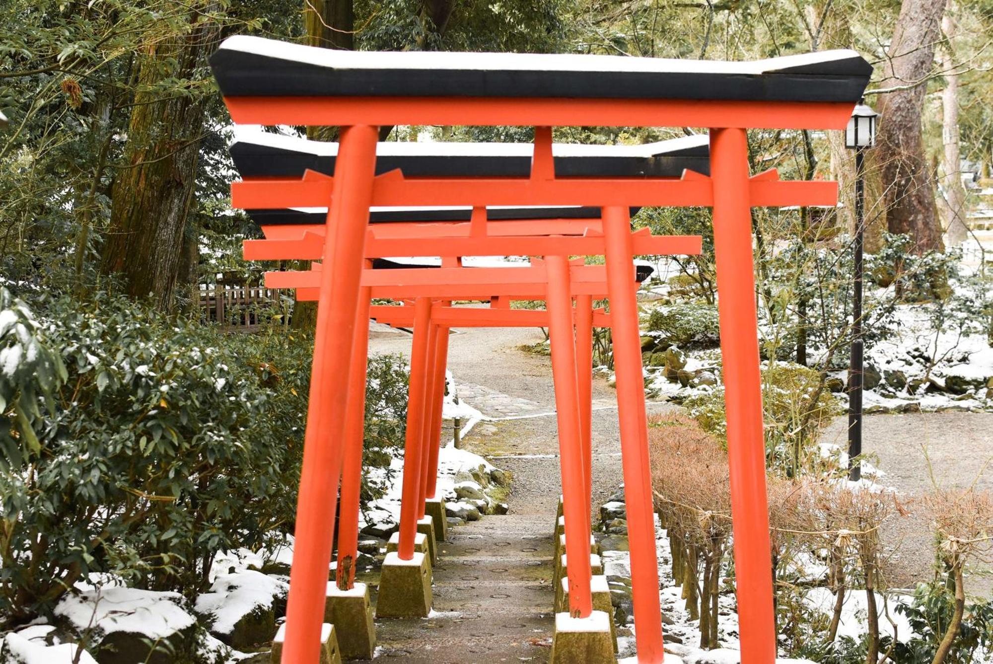 Hyatt Centric Канадзава Екстер'єр фото Torii at the shrine